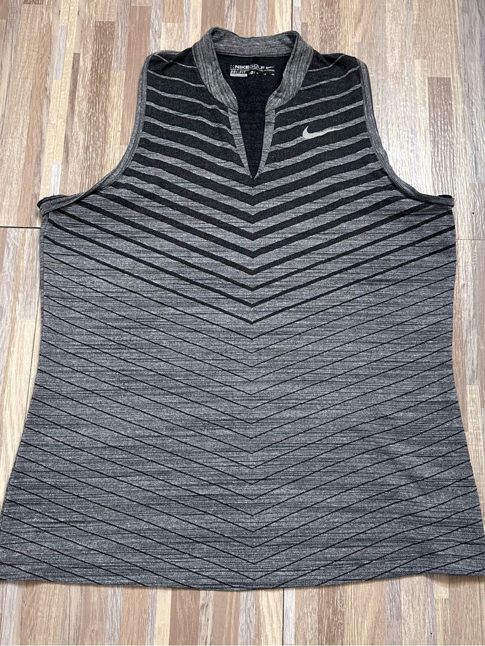 Nike Women's Black & Gray Striped Sleeveless Golf Tank Size XL